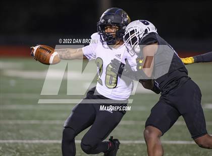 Thumbnail 3 in Kaufman vs. Wilmer-Hutchins (UIL 4A D1 Bi-District Playoff) photogallery.