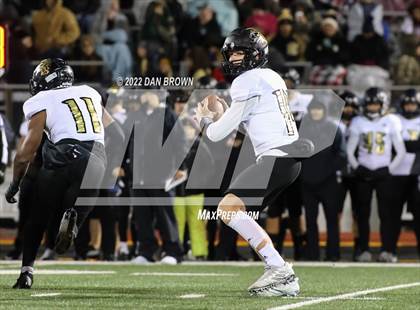 Thumbnail 2 in Kaufman vs. Wilmer-Hutchins (UIL 4A D1 Bi-District Playoff) photogallery.