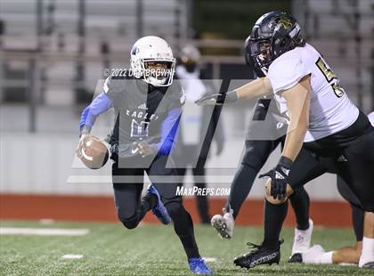 Thumbnail 1 in Kaufman vs. Wilmer-Hutchins (UIL 4A D1 Bi-District Playoff) photogallery.