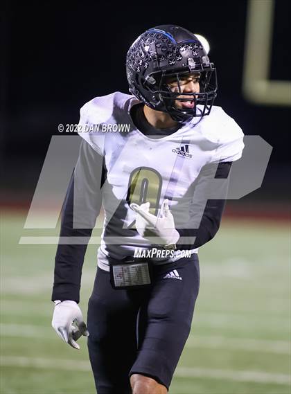 Thumbnail 1 in Kaufman vs. Wilmer-Hutchins (UIL 4A D1 Bi-District Playoff) photogallery.