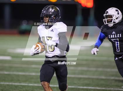 Thumbnail 3 in Kaufman vs. Wilmer-Hutchins (UIL 4A D1 Bi-District Playoff) photogallery.