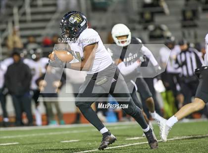 Thumbnail 2 in Kaufman vs. Wilmer-Hutchins (UIL 4A D1 Bi-District Playoff) photogallery.