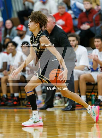 Thumbnail 2 in Lincoln Southeast vs. Lincoln High (HAC Tournament Final) photogallery.
