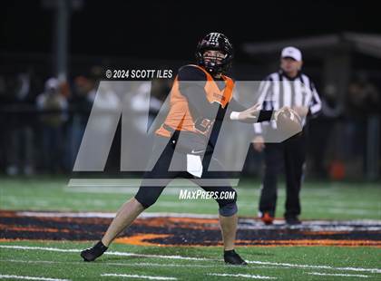 Thumbnail 3 in Logan Elm vs New Lexington (OHSAA D4 Regional) photogallery.