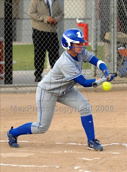 Thumbnail 2 in Ventura vs. Lompoc photogallery.
