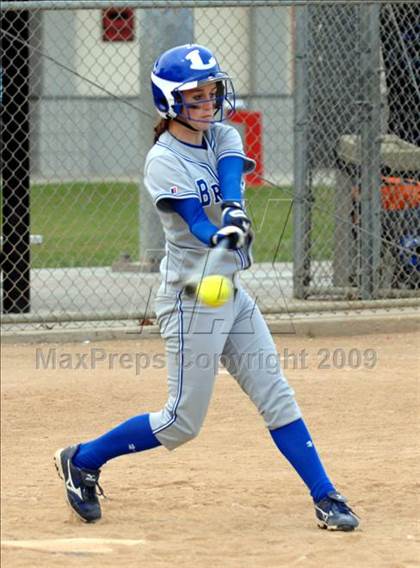 Thumbnail 2 in Ventura vs. Lompoc photogallery.