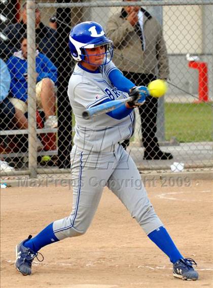 Thumbnail 2 in Ventura vs. Lompoc photogallery.