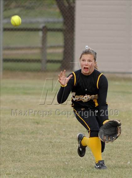 Thumbnail 3 in Ventura vs. Lompoc photogallery.