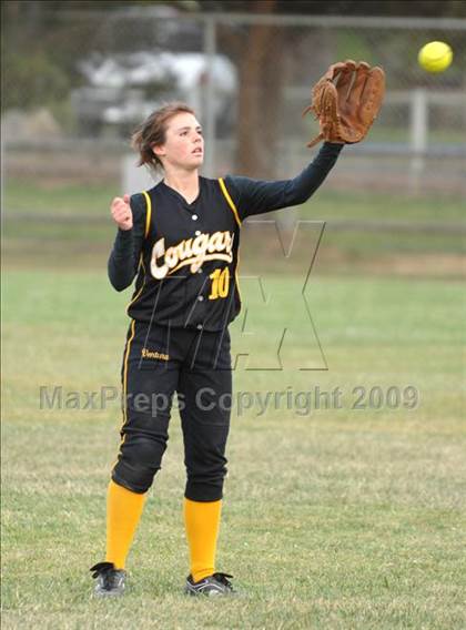 Thumbnail 2 in Ventura vs. Lompoc photogallery.