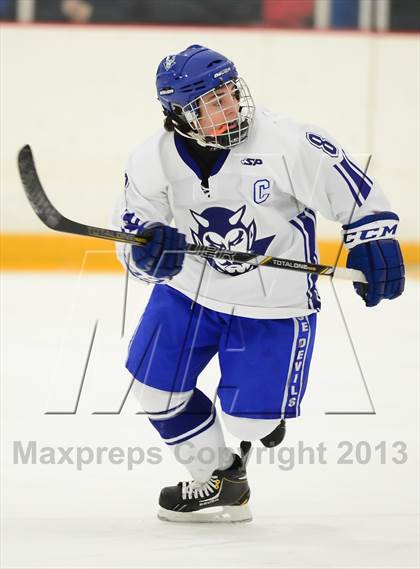 Thumbnail 2 in Glastonbury vs. West Haven photogallery.
