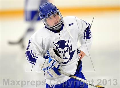 Thumbnail 3 in Glastonbury vs. West Haven photogallery.