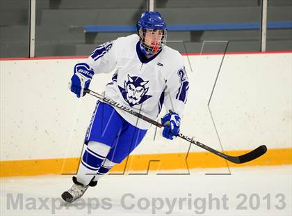 Thumbnail 1 in Glastonbury vs. West Haven photogallery.