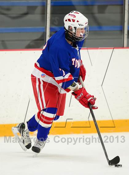 Thumbnail 2 in Glastonbury vs. West Haven photogallery.