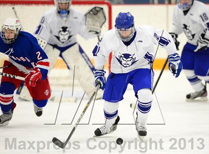 Thumbnail 1 in Glastonbury vs. West Haven photogallery.