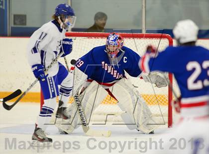 Thumbnail 2 in Glastonbury vs. West Haven photogallery.