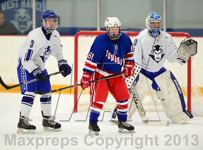 Thumbnail 2 in Glastonbury vs. West Haven photogallery.