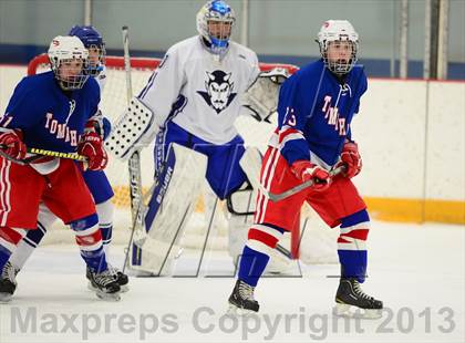 Thumbnail 2 in Glastonbury vs. West Haven photogallery.