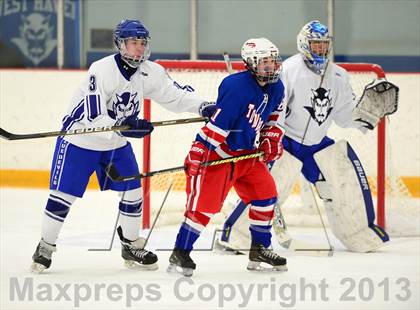 Thumbnail 1 in Glastonbury vs. West Haven photogallery.