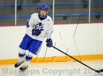 Thumbnail 1 in Glastonbury vs. West Haven photogallery.