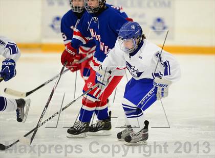 Thumbnail 2 in Glastonbury vs. West Haven photogallery.
