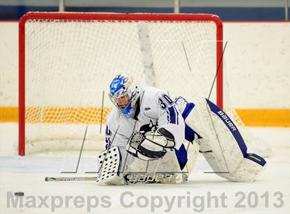 Thumbnail 2 in Glastonbury vs. West Haven photogallery.