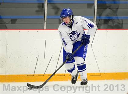 Thumbnail 2 in Glastonbury vs. West Haven photogallery.