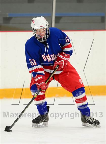 Thumbnail 1 in Glastonbury vs. West Haven photogallery.