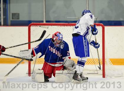 Thumbnail 2 in Glastonbury vs. West Haven photogallery.