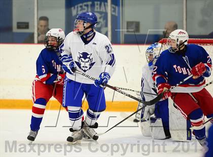 Thumbnail 3 in Glastonbury vs. West Haven photogallery.