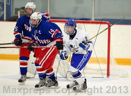 Thumbnail 2 in Glastonbury vs. West Haven photogallery.
