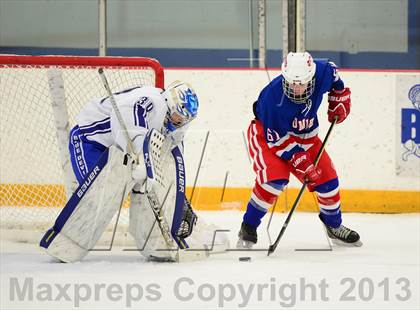 Thumbnail 3 in Glastonbury vs. West Haven photogallery.