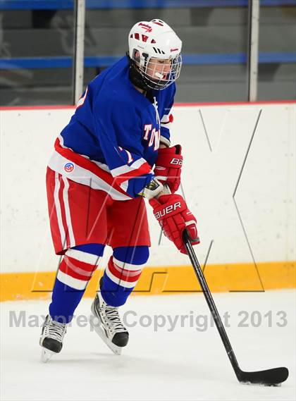 Thumbnail 3 in Glastonbury vs. West Haven photogallery.