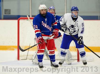 Thumbnail 2 in Glastonbury vs. West Haven photogallery.