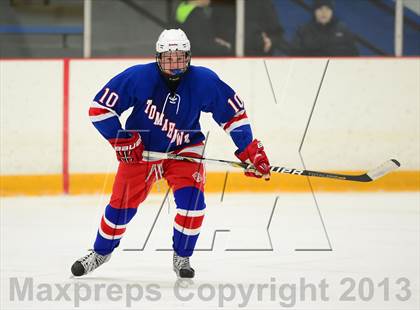 Thumbnail 3 in Glastonbury vs. West Haven photogallery.