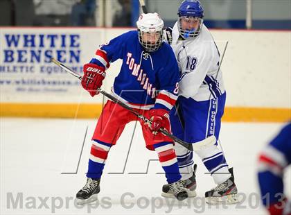 Thumbnail 2 in Glastonbury vs. West Haven photogallery.