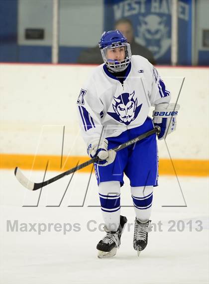 Thumbnail 3 in Glastonbury vs. West Haven photogallery.