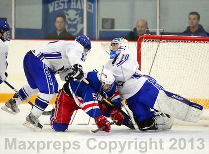 Thumbnail 3 in Glastonbury vs. West Haven photogallery.