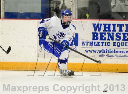 Thumbnail 3 in Glastonbury vs. West Haven photogallery.