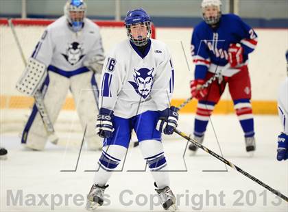 Thumbnail 2 in Glastonbury vs. West Haven photogallery.