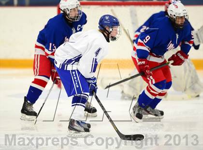 Thumbnail 3 in Glastonbury vs. West Haven photogallery.