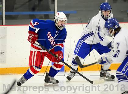 Thumbnail 2 in Glastonbury vs. West Haven photogallery.