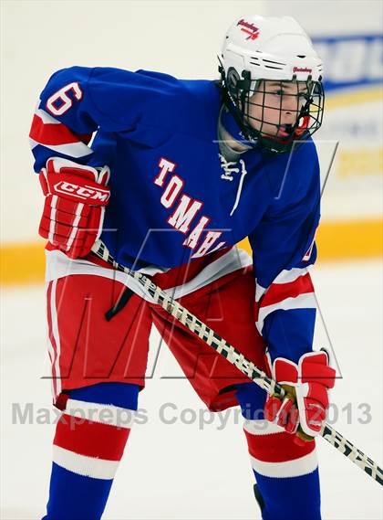 Thumbnail 1 in Glastonbury vs. West Haven photogallery.