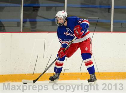 Thumbnail 3 in Glastonbury vs. West Haven photogallery.