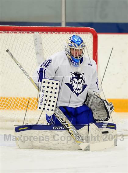 Thumbnail 1 in Glastonbury vs. West Haven photogallery.