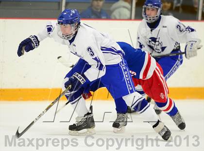 Thumbnail 2 in Glastonbury vs. West Haven photogallery.