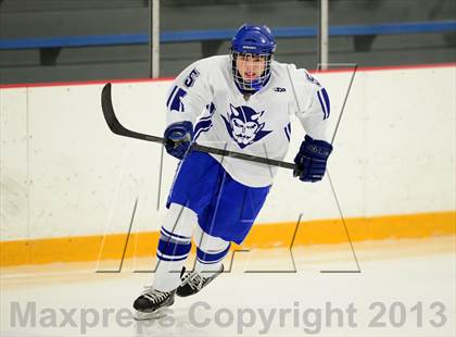 Thumbnail 1 in Glastonbury vs. West Haven photogallery.