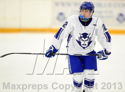 Thumbnail 3 in Glastonbury vs. West Haven photogallery.