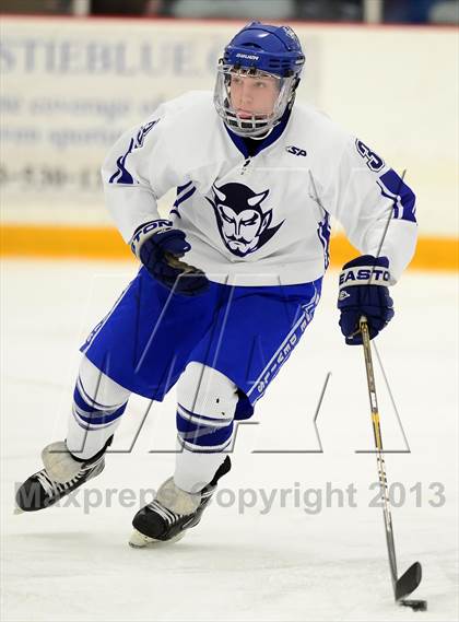 Thumbnail 1 in Glastonbury vs. West Haven photogallery.