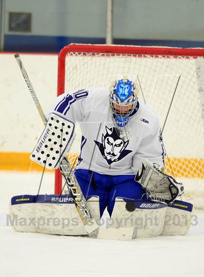 Thumbnail 2 in Glastonbury vs. West Haven photogallery.