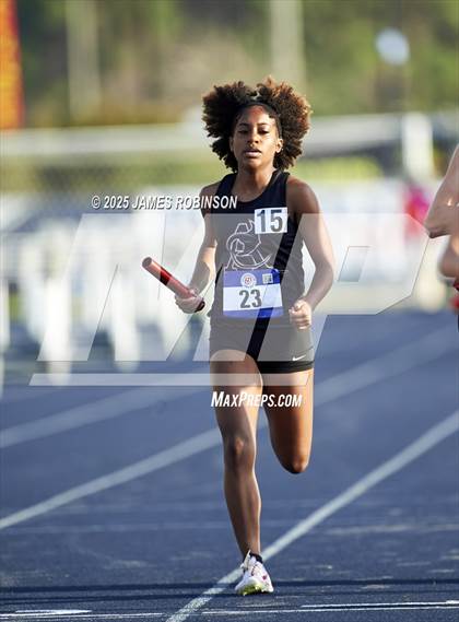 Thumbnail 1 in Bob Hayes Invitational (4x1600) photogallery.